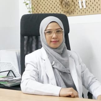 dr Asri Setiawati, SpM